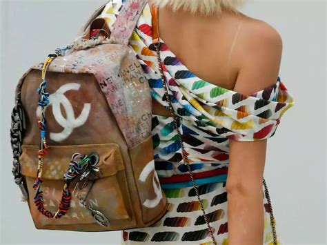 sac a dos graffiti chanel|Chanel graffiti suits.